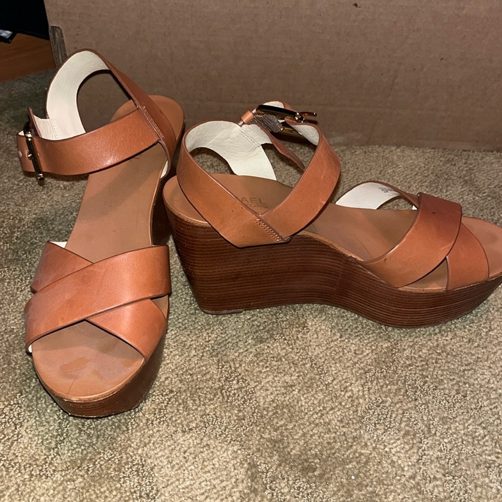 Beige wooden platform Michael by Michael Kors